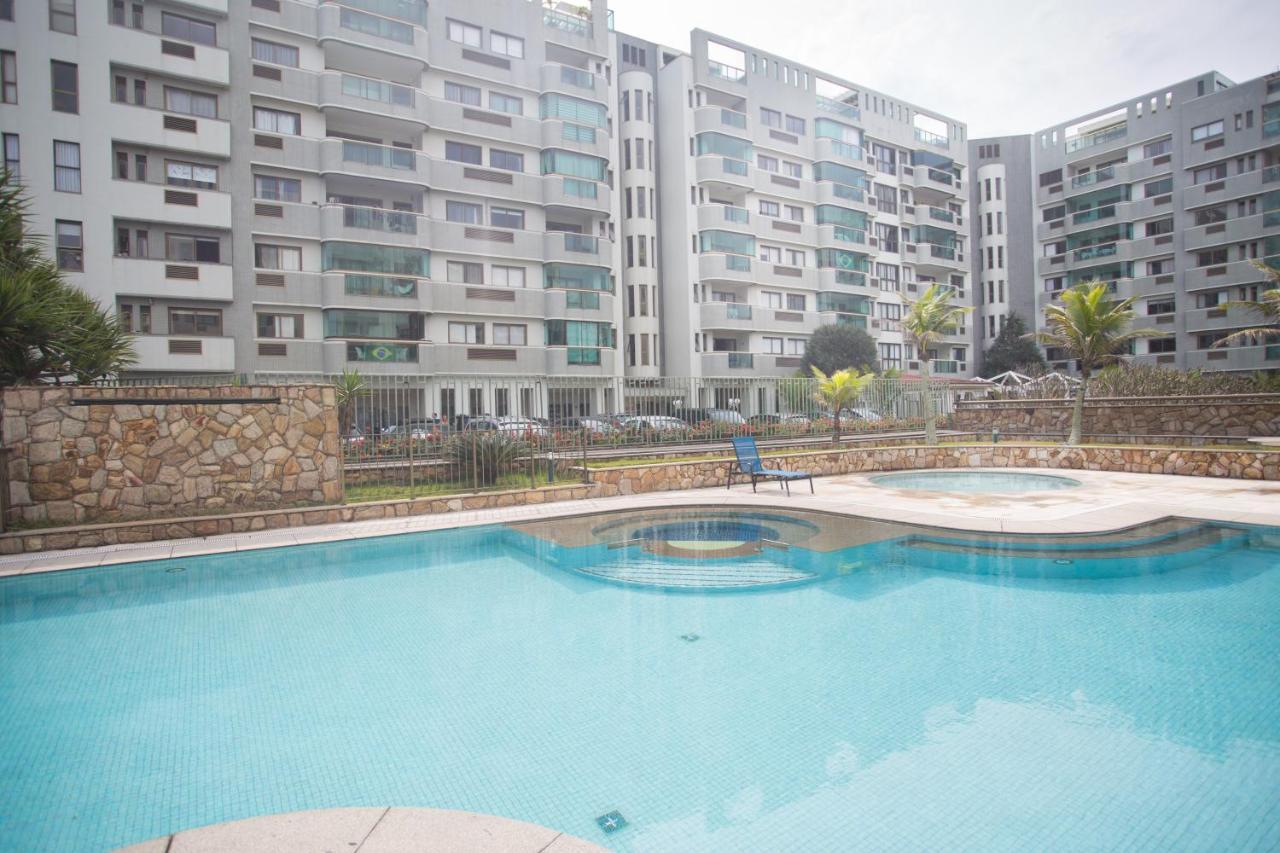 Two-Bedroom Apartment Sea View